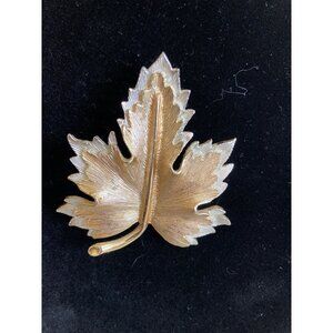 Vintage Sarah Coventry Gold Tone Maple Leaf Brooch Mid Century Costume Jewelry